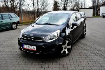 Szyberdach, Ledy, Czujniki parkowania, KeyLess Bluetooth