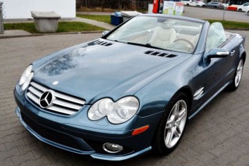 Kultowy roadster z potężnym silnikiem V8